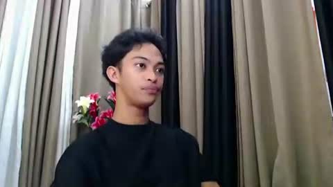 Snapshot of hunk_edward chatting on 05.31.26 hunk_edward online show from 05.31.26