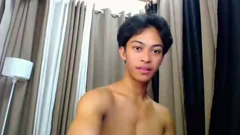 Snapshot of hunk_edward chatting on 06.03.26 hunk_edward online show from 06.03.26