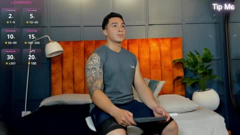 hunk_ryan online show from 02.05.25