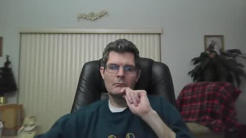 hunkmasclefad458 online show from 12.31.24