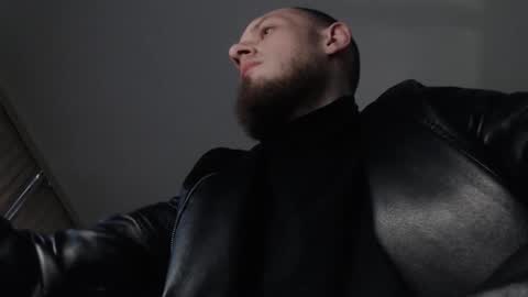 Snapshot of hunkytime chatting on 03.08.25 I AM NOT A DIRECTOR I AM THE BOSS KINGDADDYSIRSTR8ALPHAMASTER online show from 03.08.25