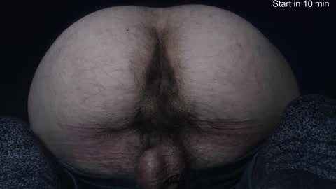 Snapshot of hunkytime chatting on 10.28.25 I AM NOT A DIRECTOR I AM THE BOSS KINGDADDYSIRSTR8ALPHAMASTER online show from 10.28.25