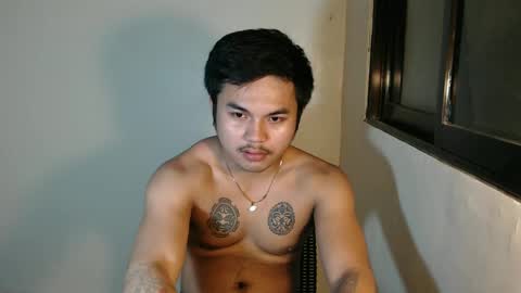 hunkyzeus online show from 01.04.25