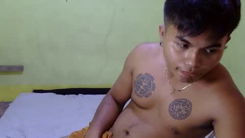 hunkyzeus online show from 10.15.25