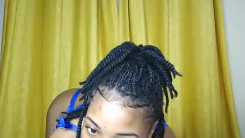 Snapshot of hunsweetpie chatting on 11.26.25 hunsweetpie online show from 11.26.25