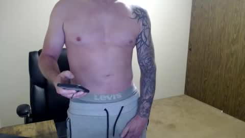 Snapshot of hunter_jayden7 chatting on 06.08.26 TypsyT7 online show from 06.08.26