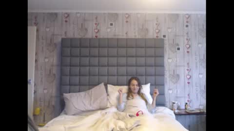 HunterandEsme online show from 01.01.25