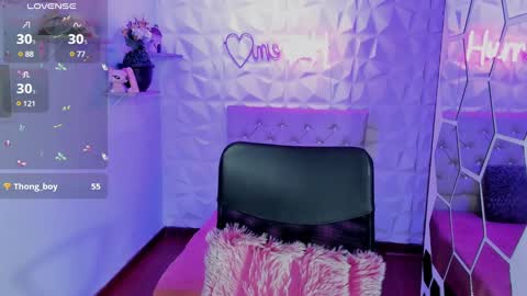 Snapshot of hurremcan_ chatting on 02.20.25 Hurrem online show from 02.20.25