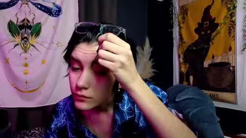 Snapshot of hyeon_jin chatting on 01.19.25 Hyeon Jin online show from 01.19.25