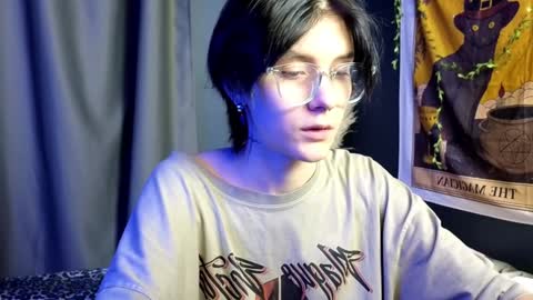 Snapshot of hyeon_jin chatting on 02.02.25 Hyeon Jin online show from 02.02.25