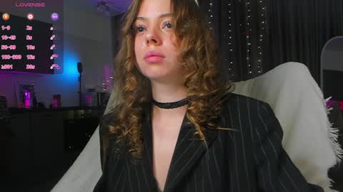 Miley. PVT open i have extra prices on nude show  online show from 02.08.25