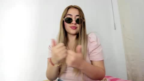 Snapshot of hyunjooo chatting on 09.23.25 Hyun Joo online show from 09.23.25