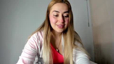 Snapshot of hyunjooo chatting on 10.11.25 Hyun Joo online show from 10.11.25