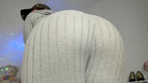 Snapshot of hyunjooo chatting on 02.27.26 Hyun Joo online show from 02.27.26