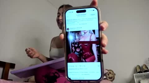 Snapshot of hyunjooo chatting on 03.10.26 Hyun Joo online show from 03.10.26