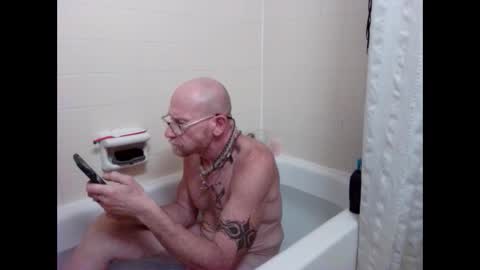 i1nt2fuk online show from 09.18.25