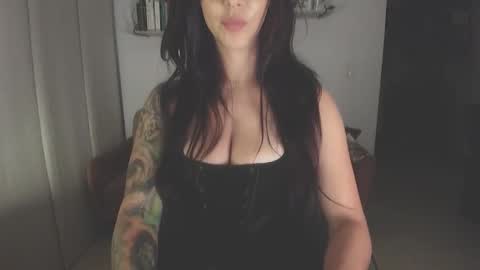 Snapshot of i_cant_believe_its_you chatting on 10.28.25 Lana Banana online show from 10.28.25