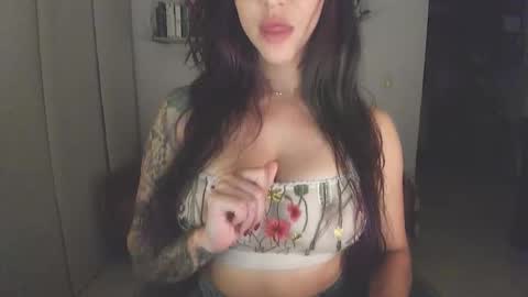 Snapshot of i_cant_believe_its_you chatting on 11.03.25 Lana Banana online show from 11.03.25