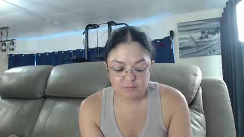 Snapshot of i_fetishize_u chatting on 03.17.26 ShortStuff online show from 03.17.26