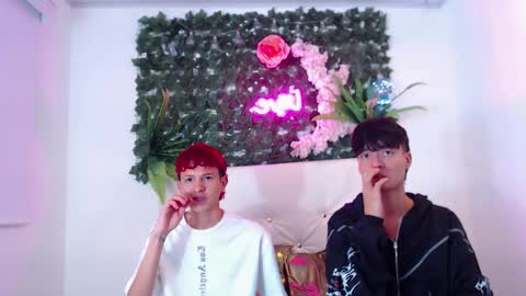 Snapshot of iam_lukas__ chatting on 11.02.25 iam_lukas__ online show from 11.02.25