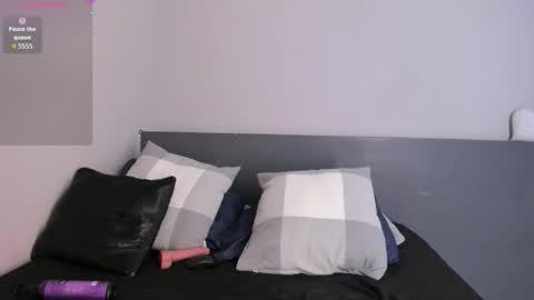 Snapshot of iam_salome_ chatting on 09.29.25 salome online show from 09.29.25