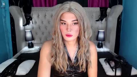 Snapshot of iam_yourtrough_pleasurecumshot chatting on 03.08.25 mica online show from 03.08.25