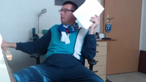 Snapshot of iamachim chatting on 10.31.25 iamachim online show from 10.31.25