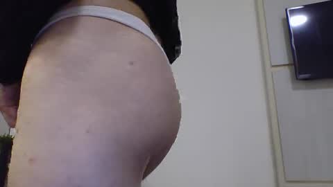 Snapshot of iamakingston chatting on 10.25.25 De Paul online show from 10.25.25