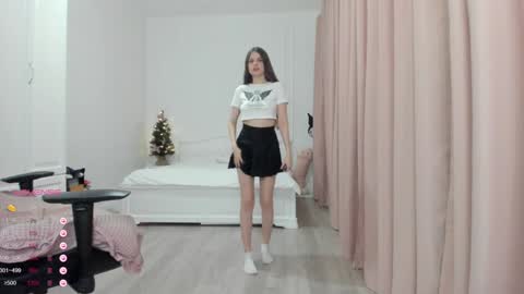 Cassie  STREAMS HERE EVERYDAY online show from 12.21.24