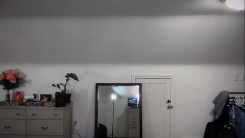 Snapshot of iamcrystalann chatting on 01.19.26 Crystal online show from 01.19.26