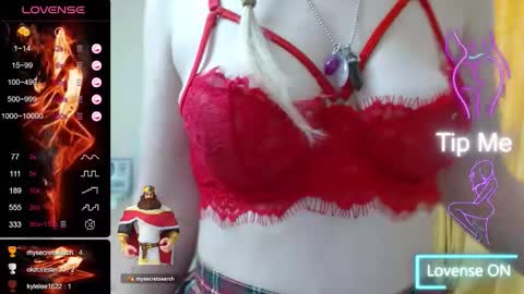 Snapshot of iamdaddyissues chatting on 10.19.25 Alice online show from 10.19.25