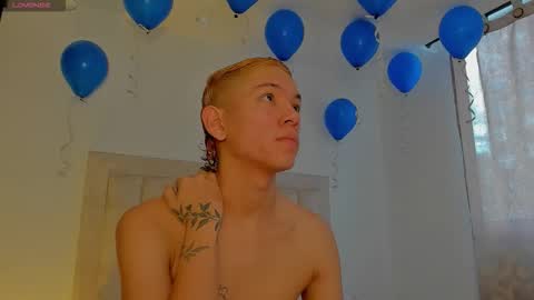 Snapshot of iamjulian_ chatting on 10.16.25 Juliiiiian online show from 10.16.25