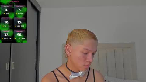 Snapshot of iamjulian_ chatting on 10.26.25 Juliiiiian online show from 10.26.25