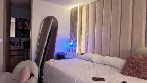 Nyxy online show from 12.16.25