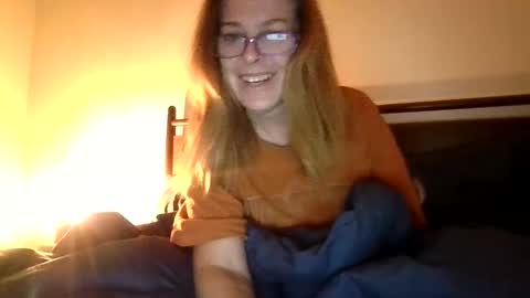 Snapshot of iampoppyy chatting on 10.16.25 iampoppyy online show from 10.16.25