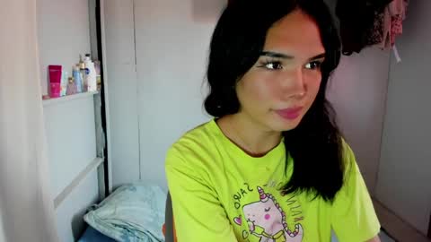 Snapshot of iamyourdesire_ chatting on 03.29.26 shhh online show from 03.29.26