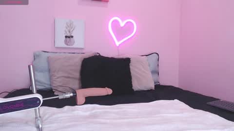 IAN CASTILLO online show from 01.02.25