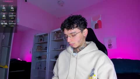 IAN CASTILLO online show from 12.03.25