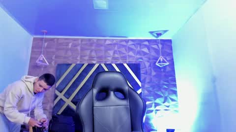 IAN CASTILLO online show from 04.08.26