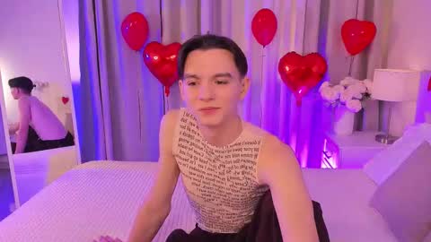 Snapshot of ian_harrickton chatting on 02.10.26 ian online show from 02.10.26