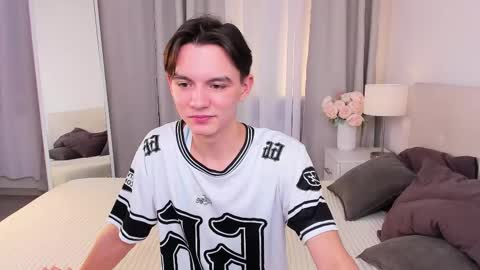 Snapshot of ian_harrickton chatting on 03.02.26 ian online show from 03.02.26