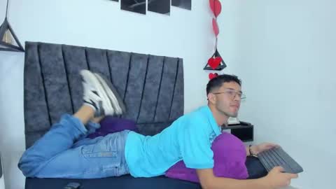 Snapshot of ian_thompsoncut chatting on 10.06.25 Ian Thompson online show from 10.06.25