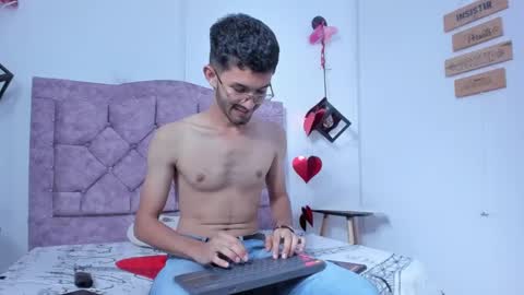 Snapshot of ian_thompsoncut chatting on 10.10.25 Ian Thompson online show from 10.10.25