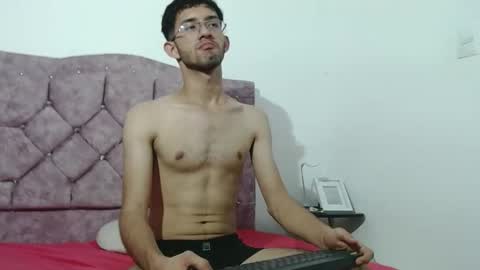 Snapshot of ian_thompsoncut chatting on 10.29.25 Ian Thompson online show from 10.29.25