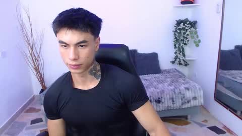 Snapshot of ian_west chatting on 02.03.26 Ian online show from 02.03.26