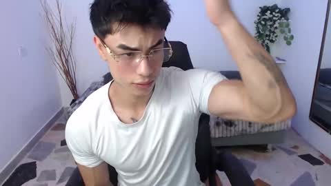 Snapshot of ian_west chatting on 02.06.26 Ian online show from 02.06.26