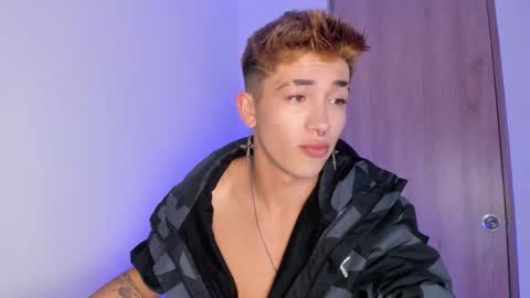 Snapshot of ianwayne_ chatting on 02.12.26 Andrew online show from 02.12.26