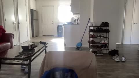 Snapshot of iballnetwork chatting on 11.18.25 pastaredsauze online show from 11.18.25