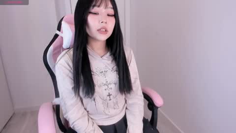 Snapshot of ichigo_o chatting on 12.24.24 Hitomi online show from 12.24.24