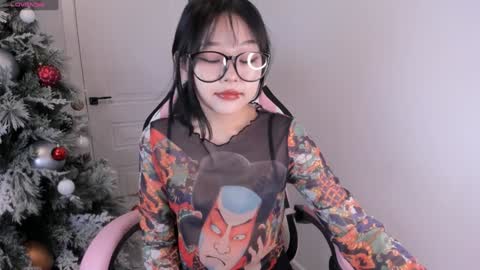 Snapshot of ichigo_o chatting on 12.27.24 Hitomi online show from 12.27.24